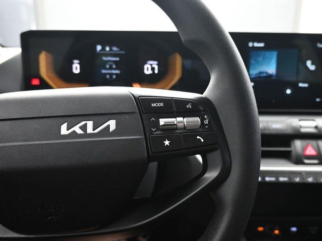 Used 2025 Kia K4 LXS image 15