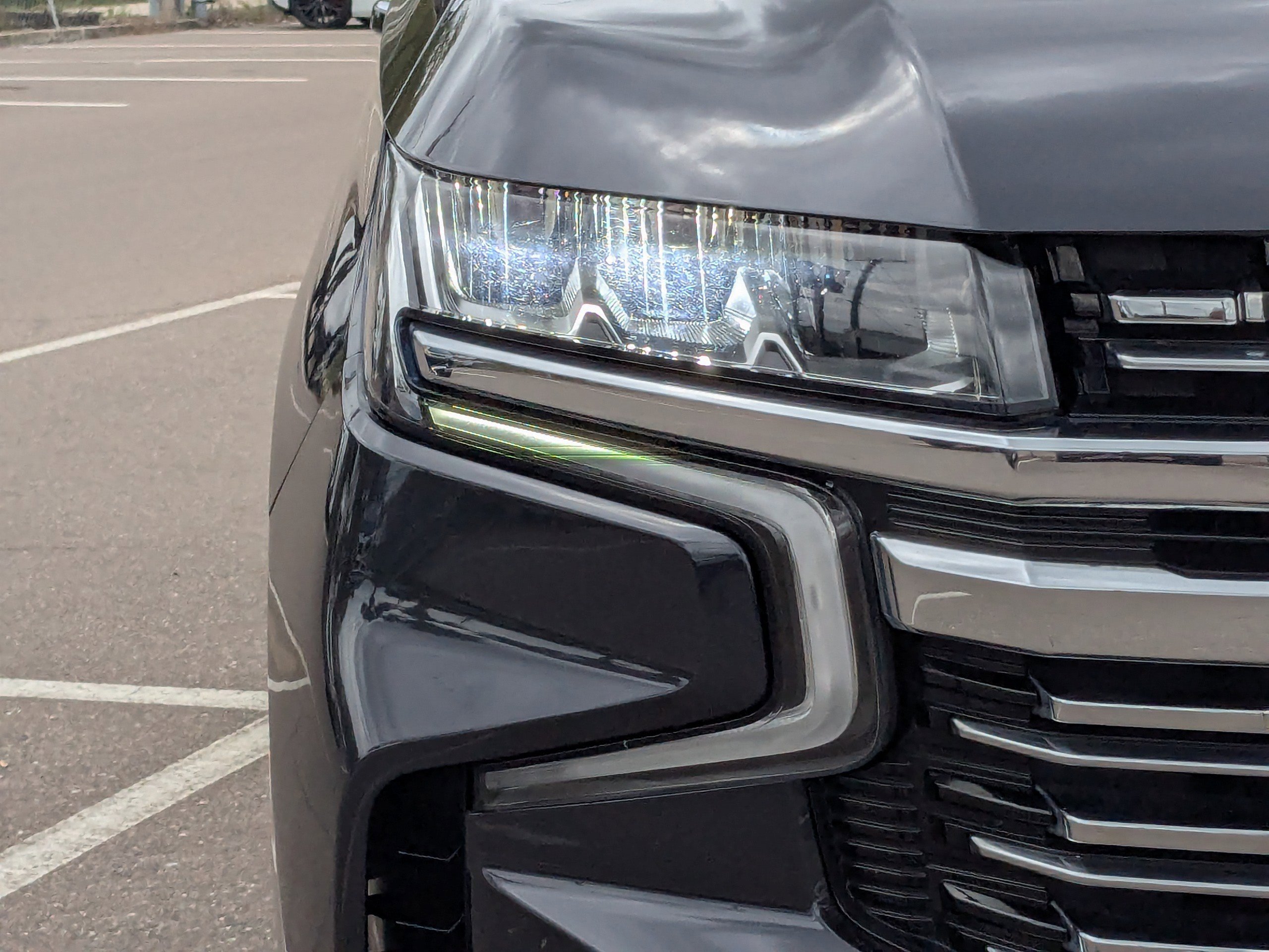 Used 2023 Chevrolet Suburban Premier image 9