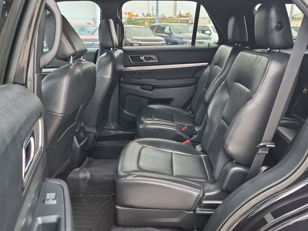 Used 2019 Ford Explorer XLT w/ Equipment Group 202A image 23