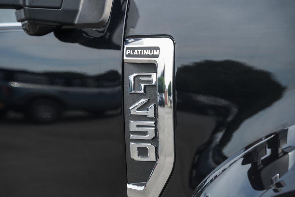 Certified 2022 Ford F450 Platinum w/ FX4 Off-Road Package AWD/4WD image 18