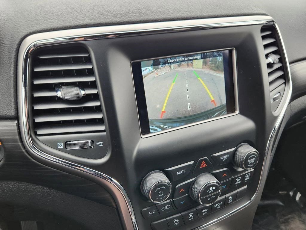 Used 2021 Jeep Grand Cherokee Laredo image 8