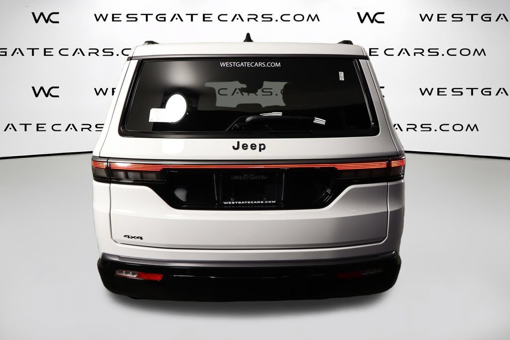 New 2026 Jeep Grand Wagoneer Summit AWD/4WD image 4