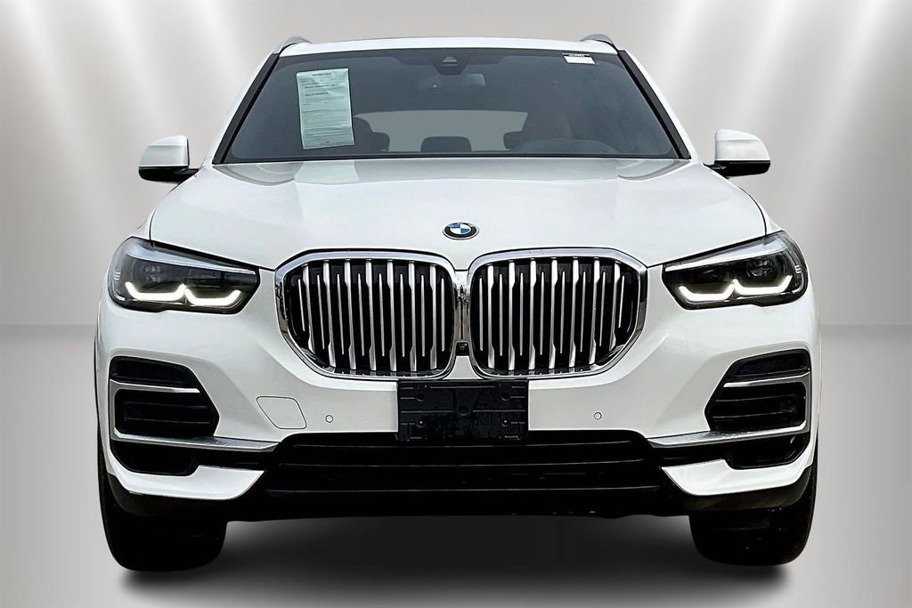 Used 2023 BMW X5 xDrive40i w/ Parking Assistance Package image 2