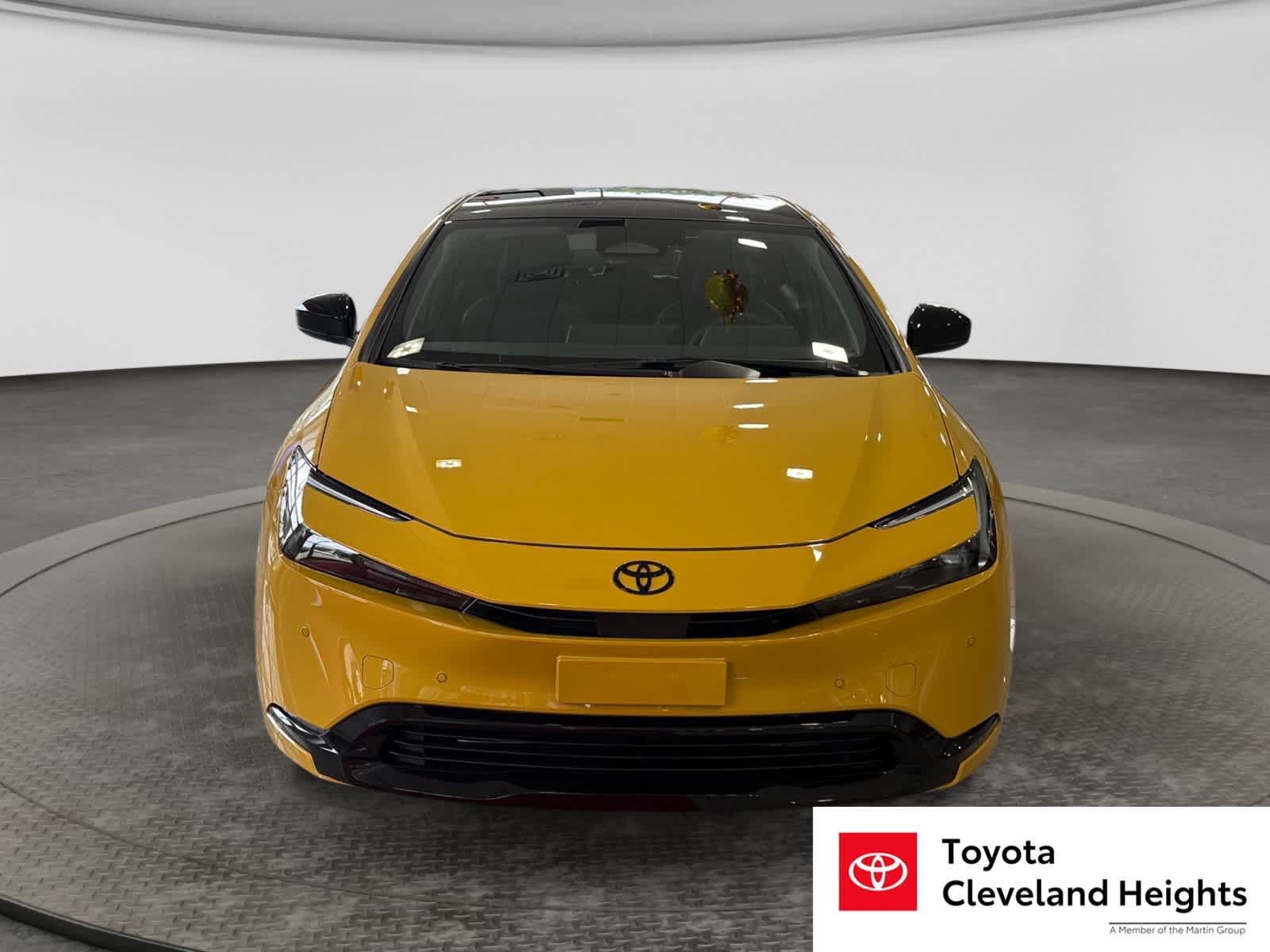 New 2026 Toyota Prius Plug-In Hybrid FWD image 2