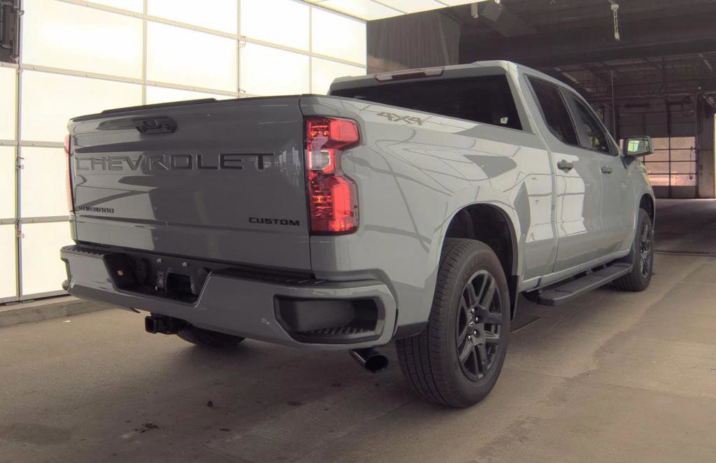 Used 2024 Chevrolet Silverado 1500 Custom w/ Dark Appearance Package AWD/4WD image 4