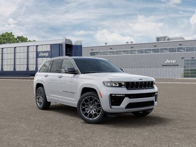 New 2026 Jeep Grand Cherokee Summit w/ Obsidian Package AWD/4WD image 5