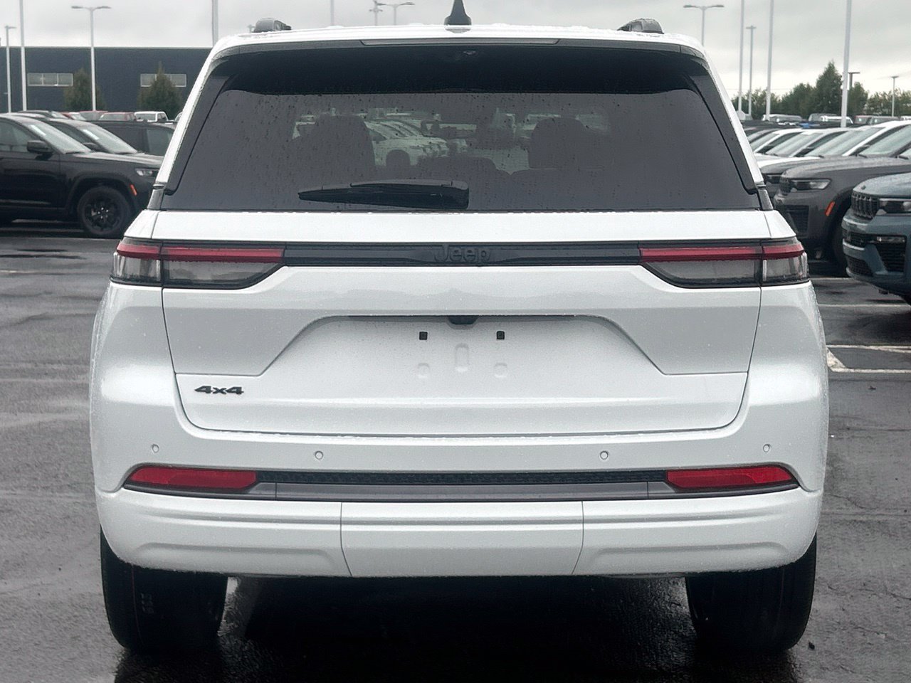 New 2027 Jeep Grand Cherokee Limited AWD/4WD image 4