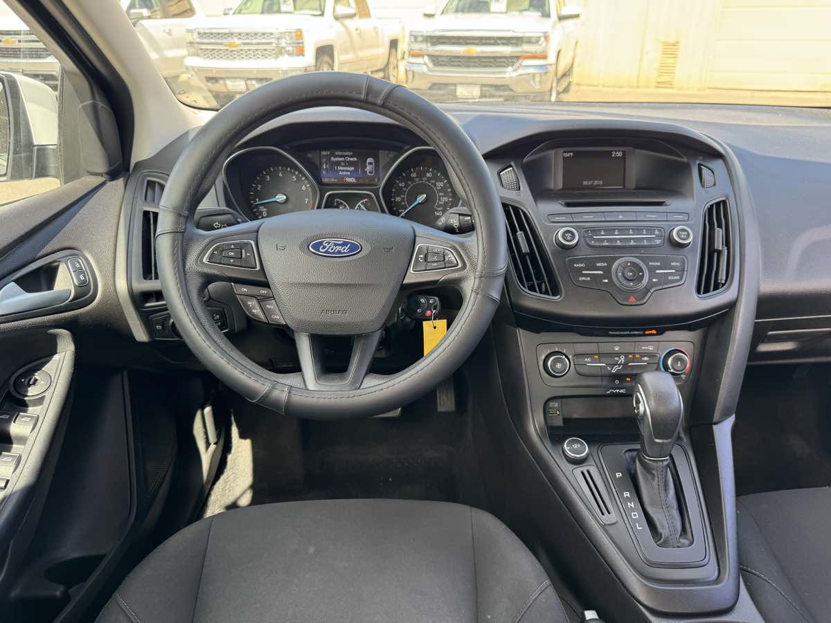 Used 2017 Ford Focus SE FWD image 21