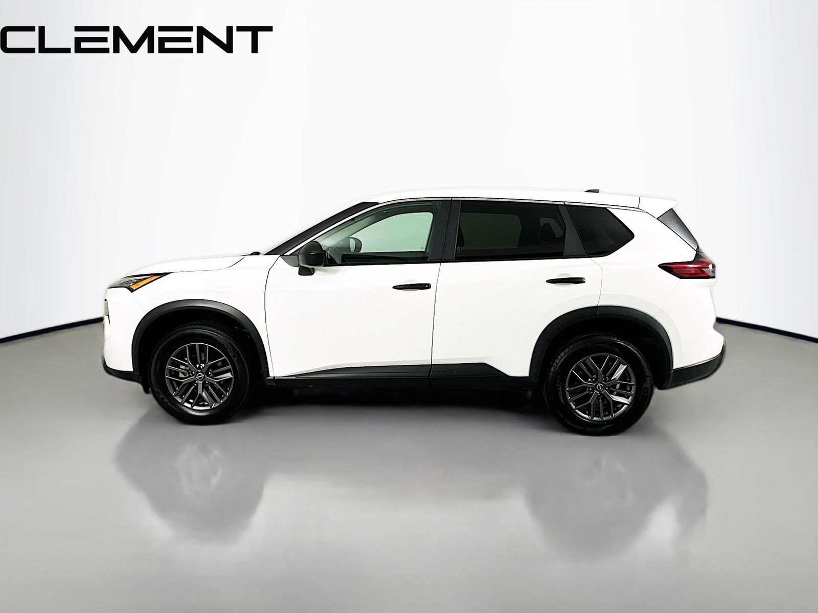 Used 2024 Nissan Rogue S image 4