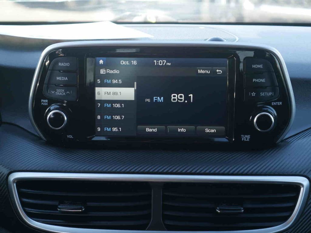 Used 2020 Hyundai Tucson SE w/ Winter Weather Package image 6