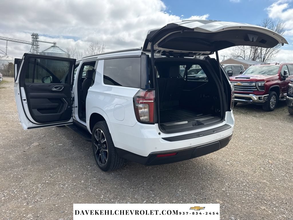 Used 2022 Chevrolet Suburban RST w/ Luxury Package AWD/4WD image 39
