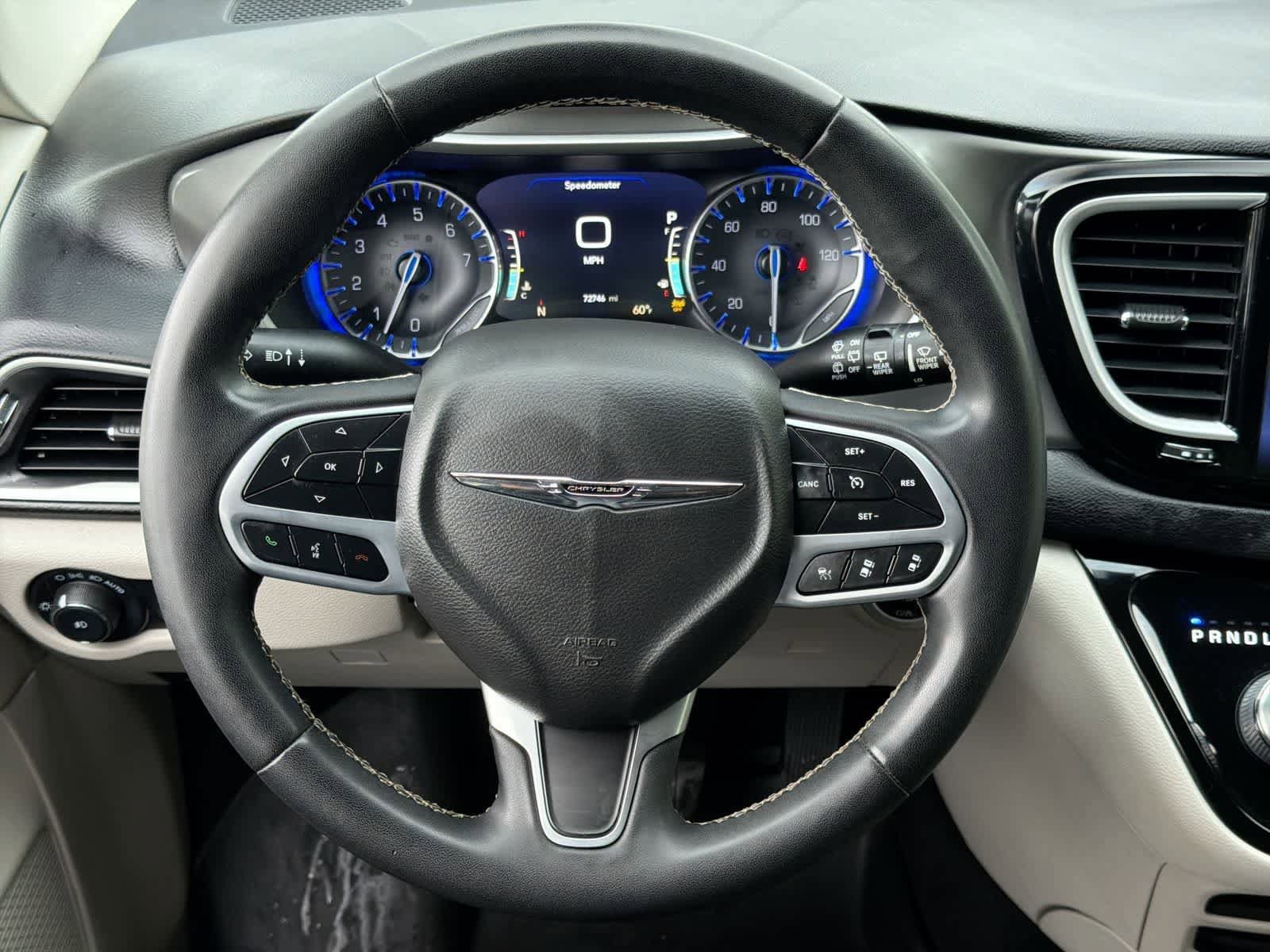 Used 2022 Chrysler Pacifica Touring-L FWD image 23