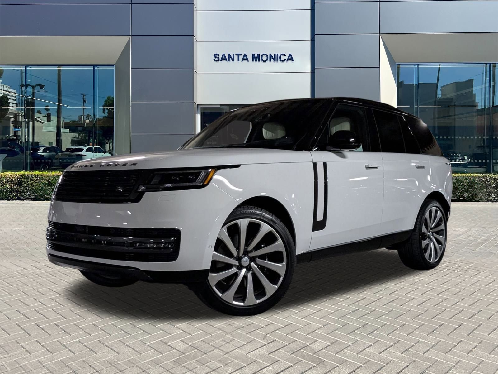 New 2025 Land Rover Range Rover SE