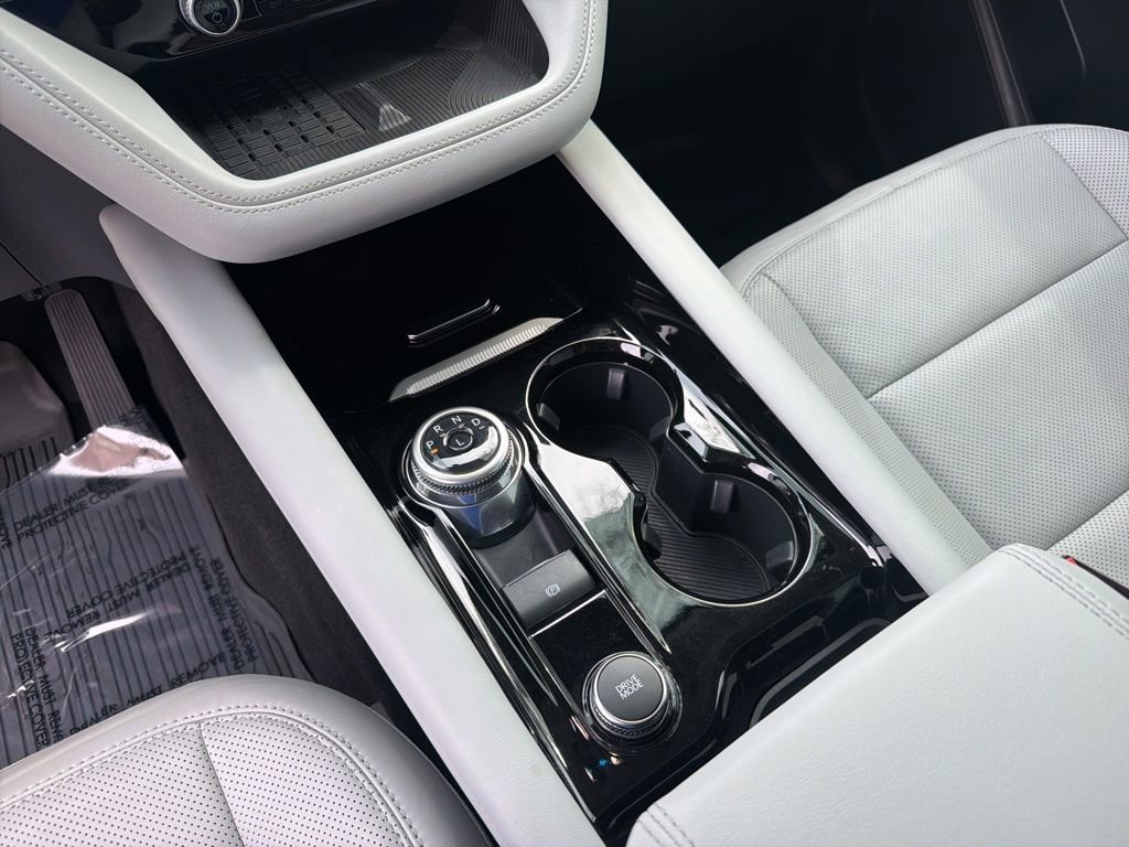 Used 2025 Ford Explorer Platinum w/ Ultimate Package image 18