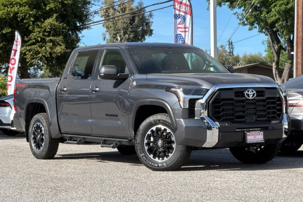New 2026 Toyota Tundra SR5 w/ TRD Off-Road Package AWD/4WD image 2