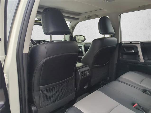 Used 2022 Toyota 4Runner SR5 Premium w/ Moonroof Package AWD/4WD image 18