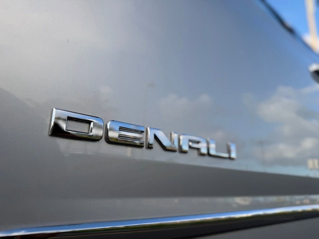 Used 2017 GMC Yukon Denali w/ Open Road Package image 10