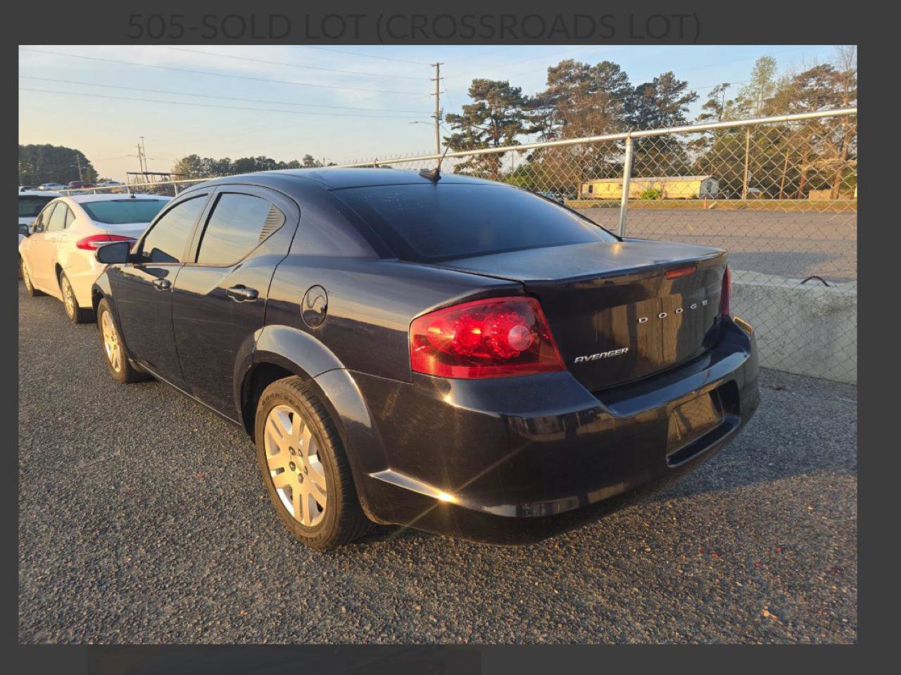 Used 2012 Dodge Avenger SE FWD image 3