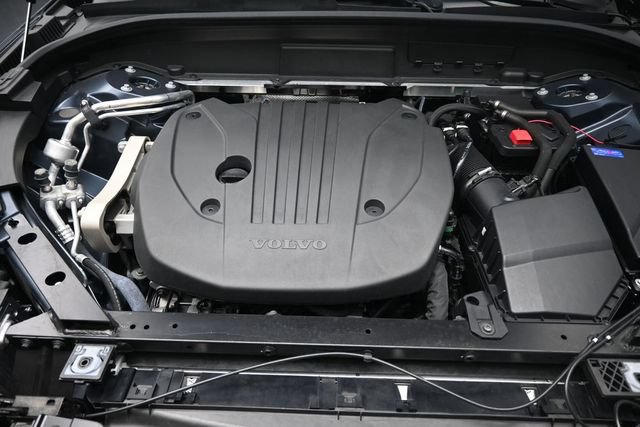 Certified 2024 Volvo XC60 B5 Core AWD/4WD image 32