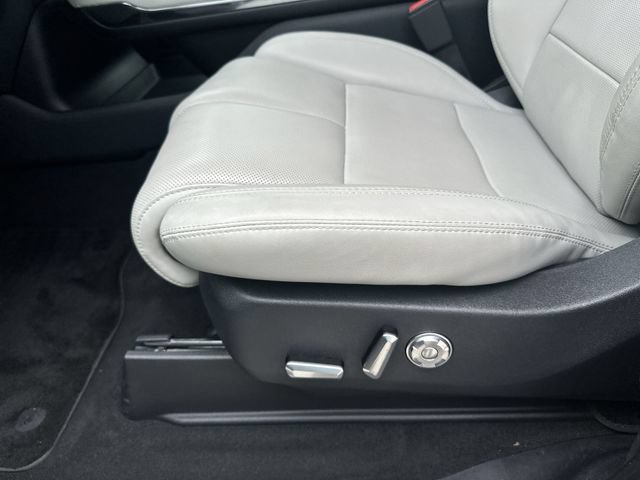 Certified 2025 Lincoln Navigator L Reserve AWD/4WD image 13