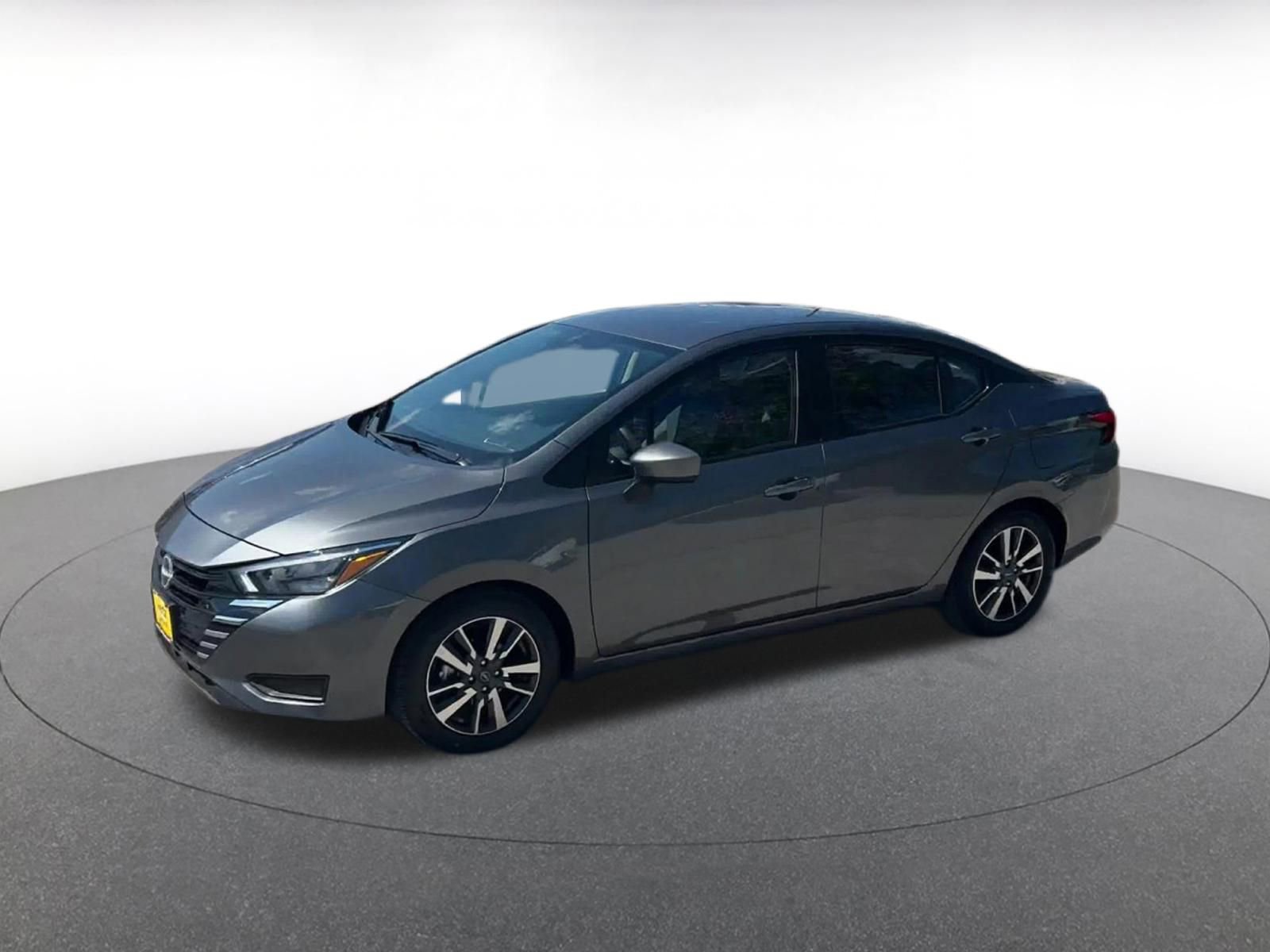 Used 2025 Nissan Versa SV FWD image 8
