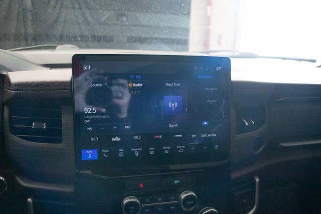 Used 2022 Ford Expedition Limited image 36