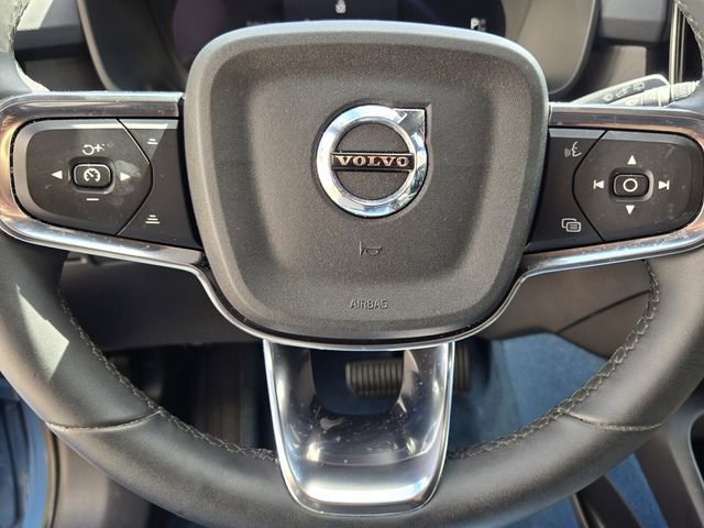 Used 2023 Volvo XC40 Recharge Plus image 24