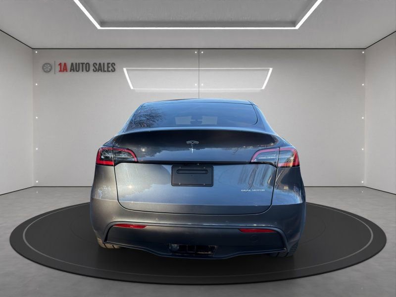 Used 2021 Tesla Model Y Long Range image 4