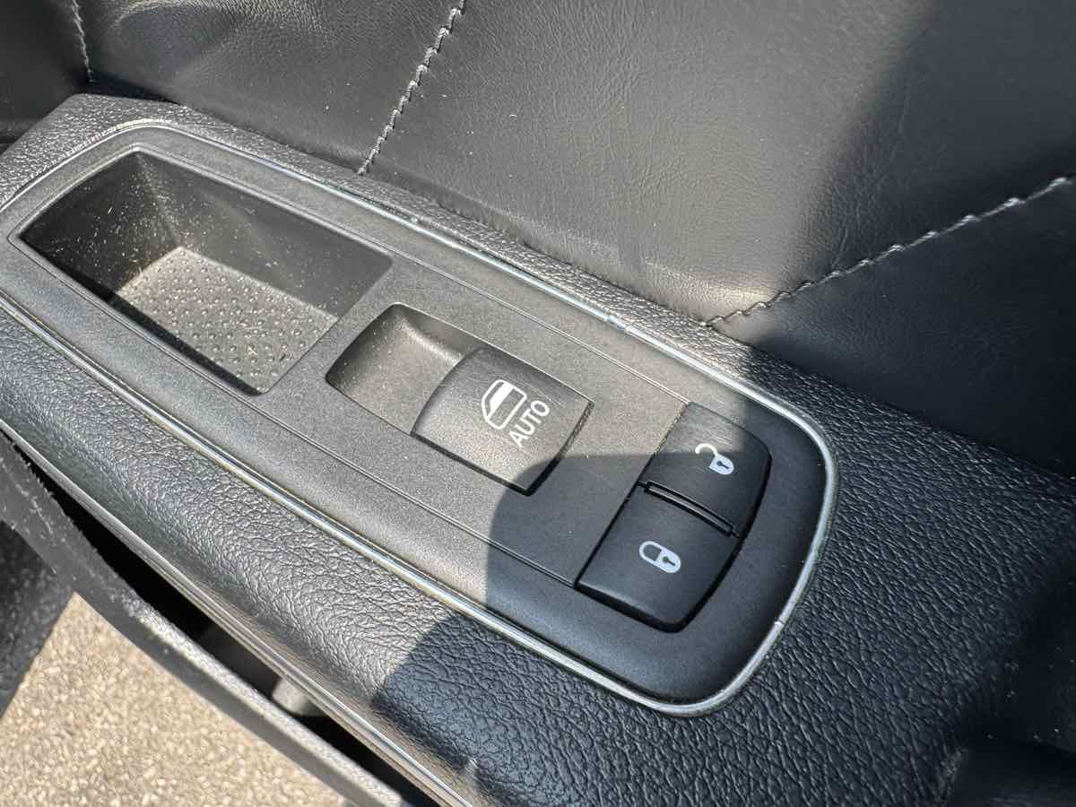 Used 2018 Dodge Charger SRT Hellcat w/ Harman/Kardon Audio Group RWD image 38