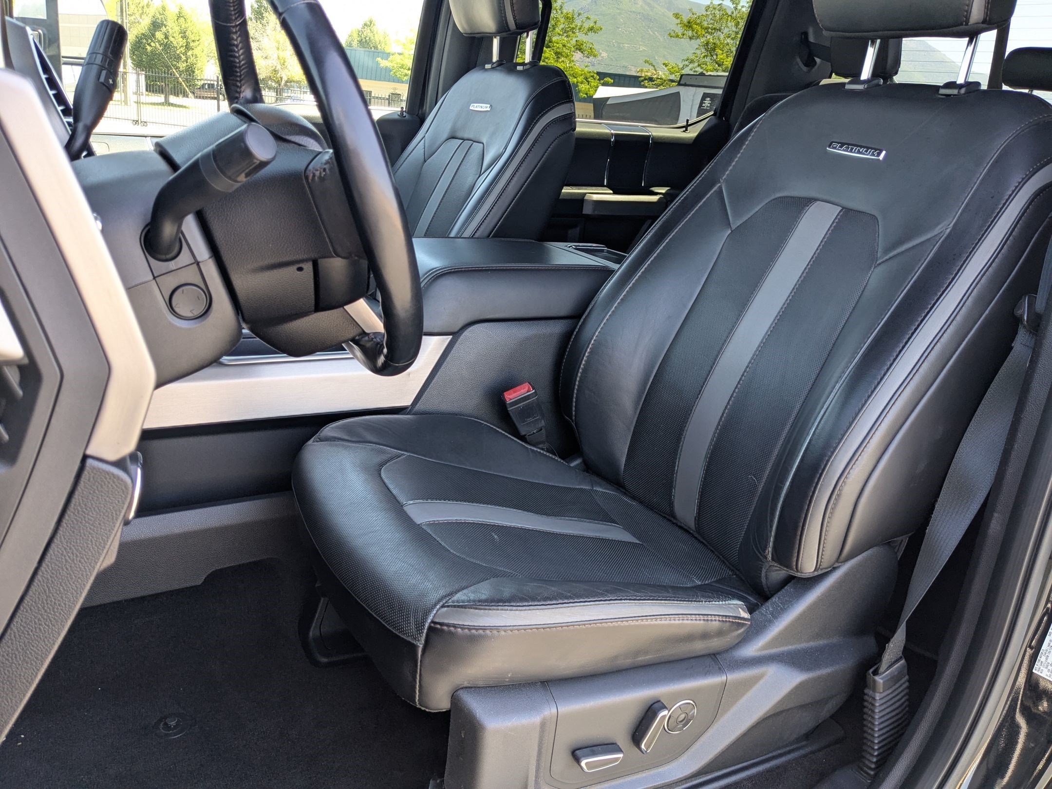 Used 2018 Ford F250 Platinum w/ Platinum Ultimate Package AWD/4WD image 31