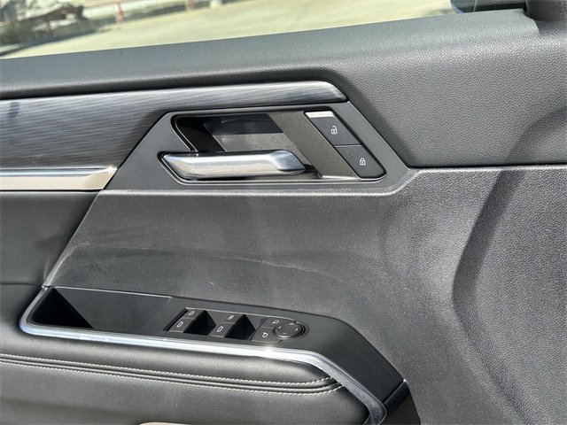 Used 2024 GMC Acadia Elevation image 24