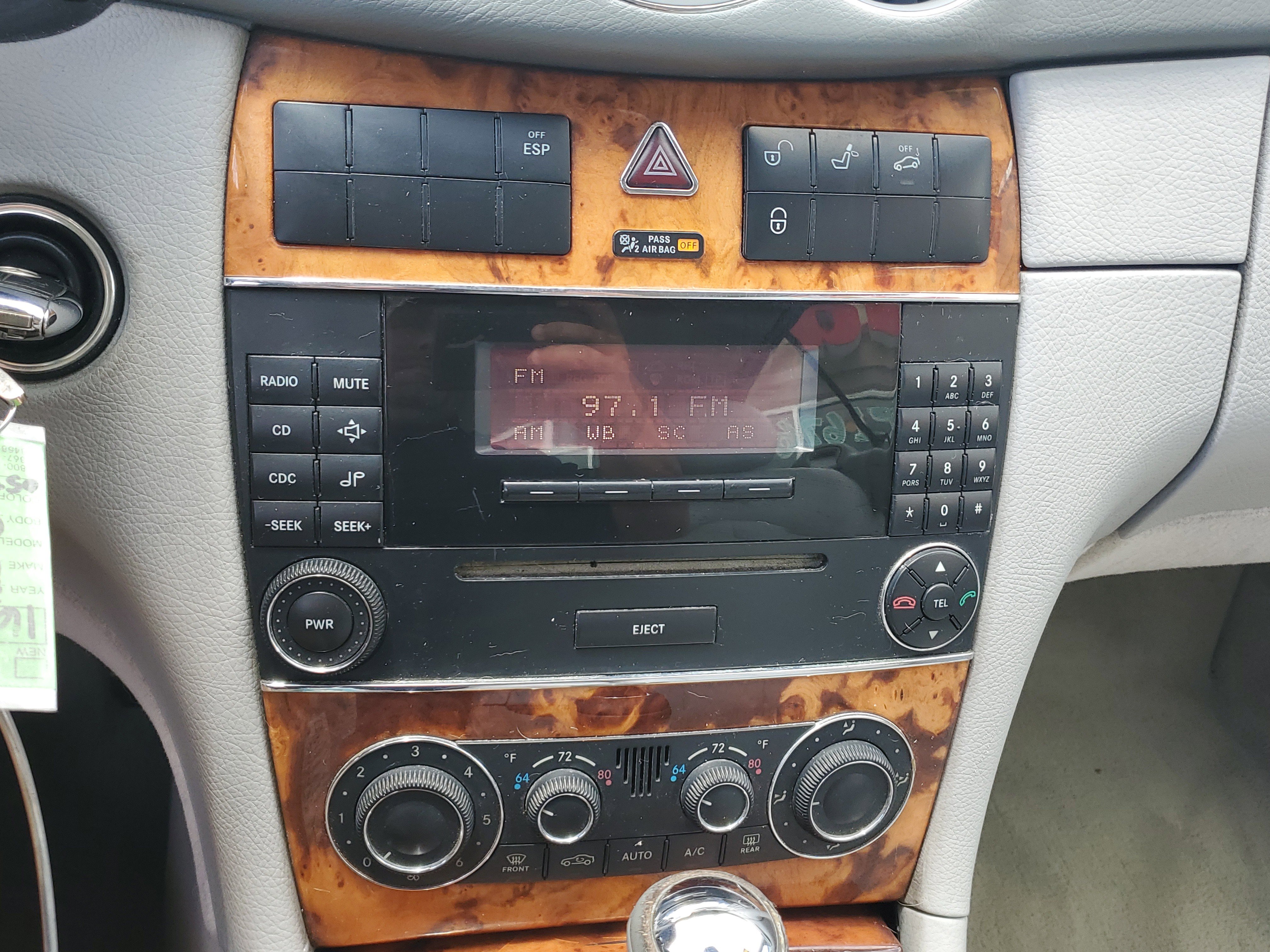 Used 2005 Mercedes-Benz CLK 320 Cabriolet image 18