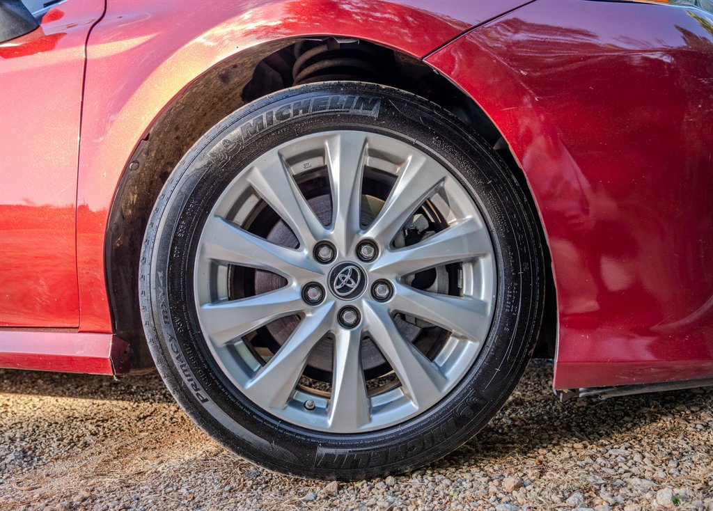 Used 2018 Toyota Camry XLE w/ Audio Package FWD image 13