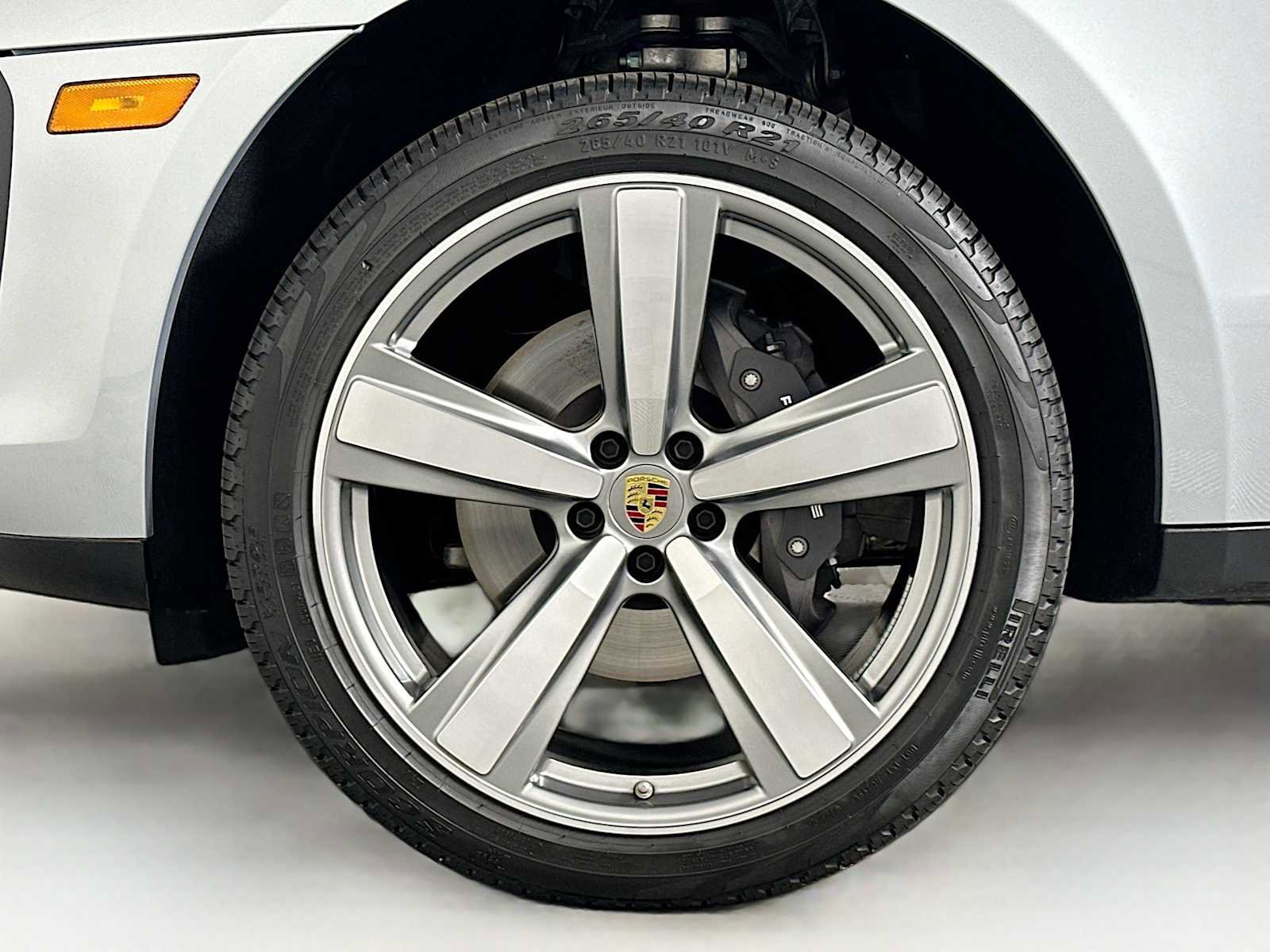 Certified 2025 Porsche Macan image 31