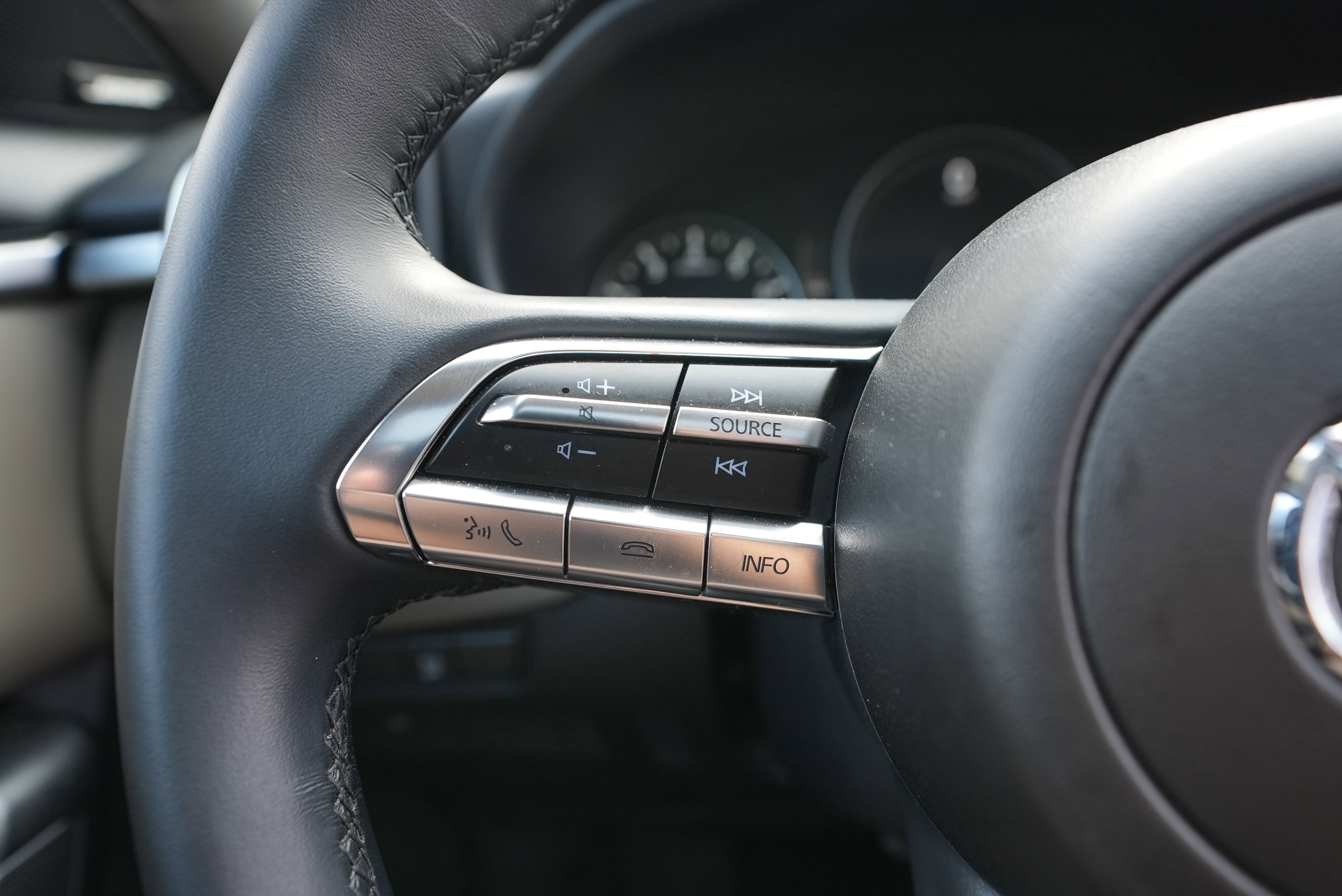 Certified 2025 MAZDA CX-50 AWD 2.5 S w/ Premium Package image 17