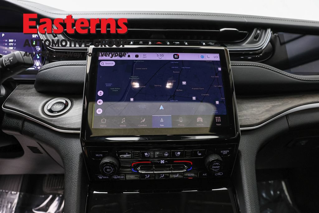Used 2022 Jeep Grand Cherokee Limited 4xe w/ Luxury Tech Group II AWD/4WD image 12