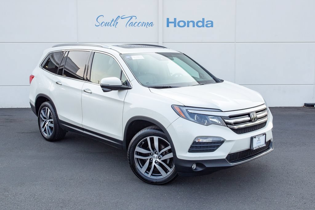 Certified 2017 Honda Pilot Touring image 2