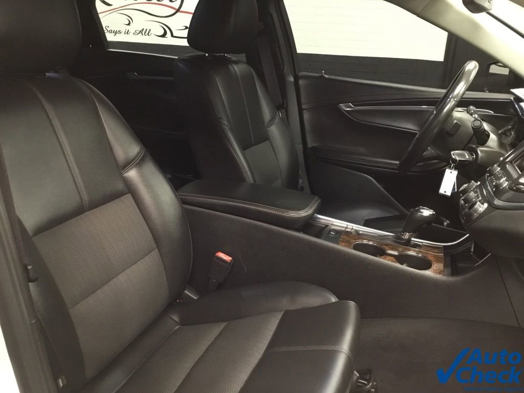 Used 2016 Chevrolet Impala LT w/ Convenience Package image 35