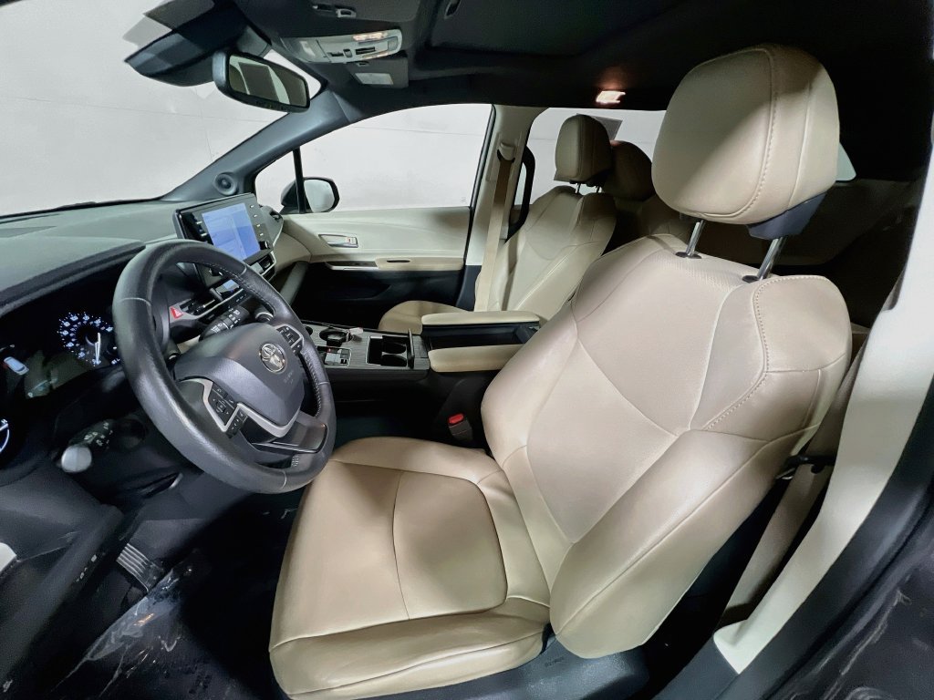 Certified 2023 Toyota Sienna XLE w/ XLE Plus Package AWD/4WD image 18