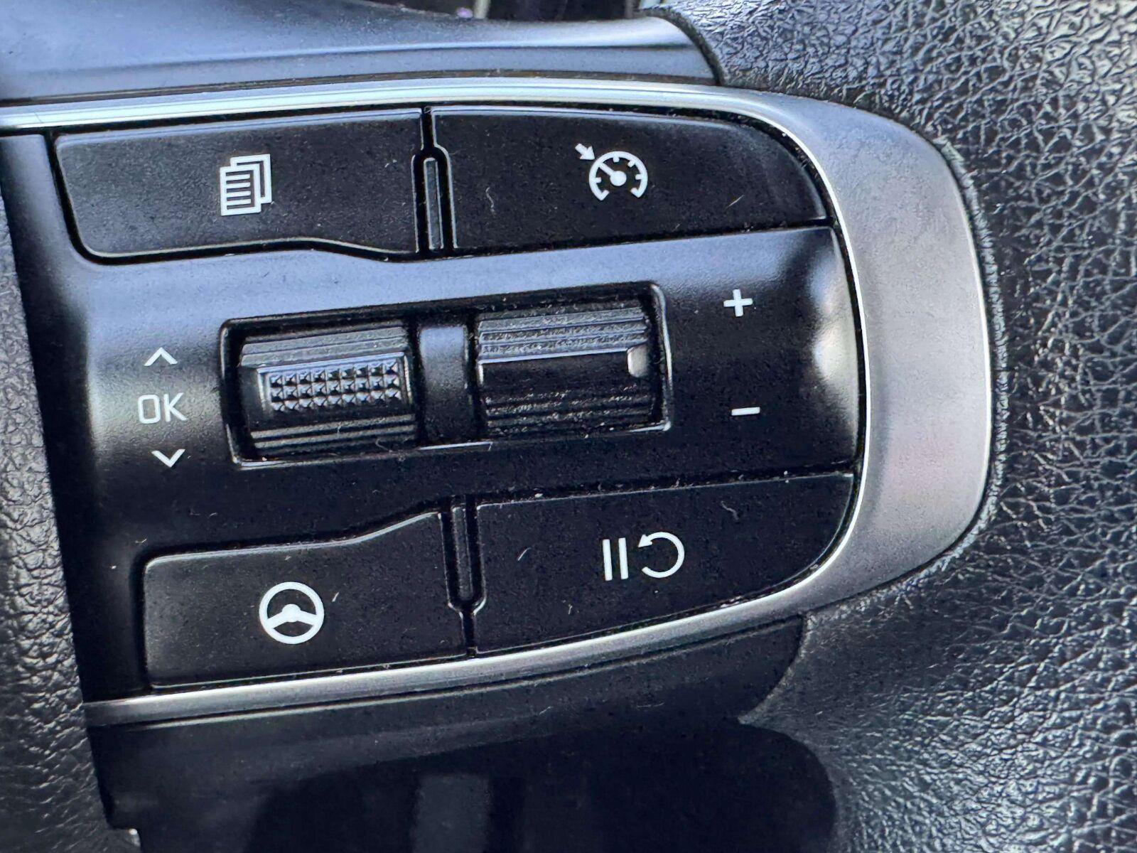 Used 2021 Kia K5 LXS FWD image 20
