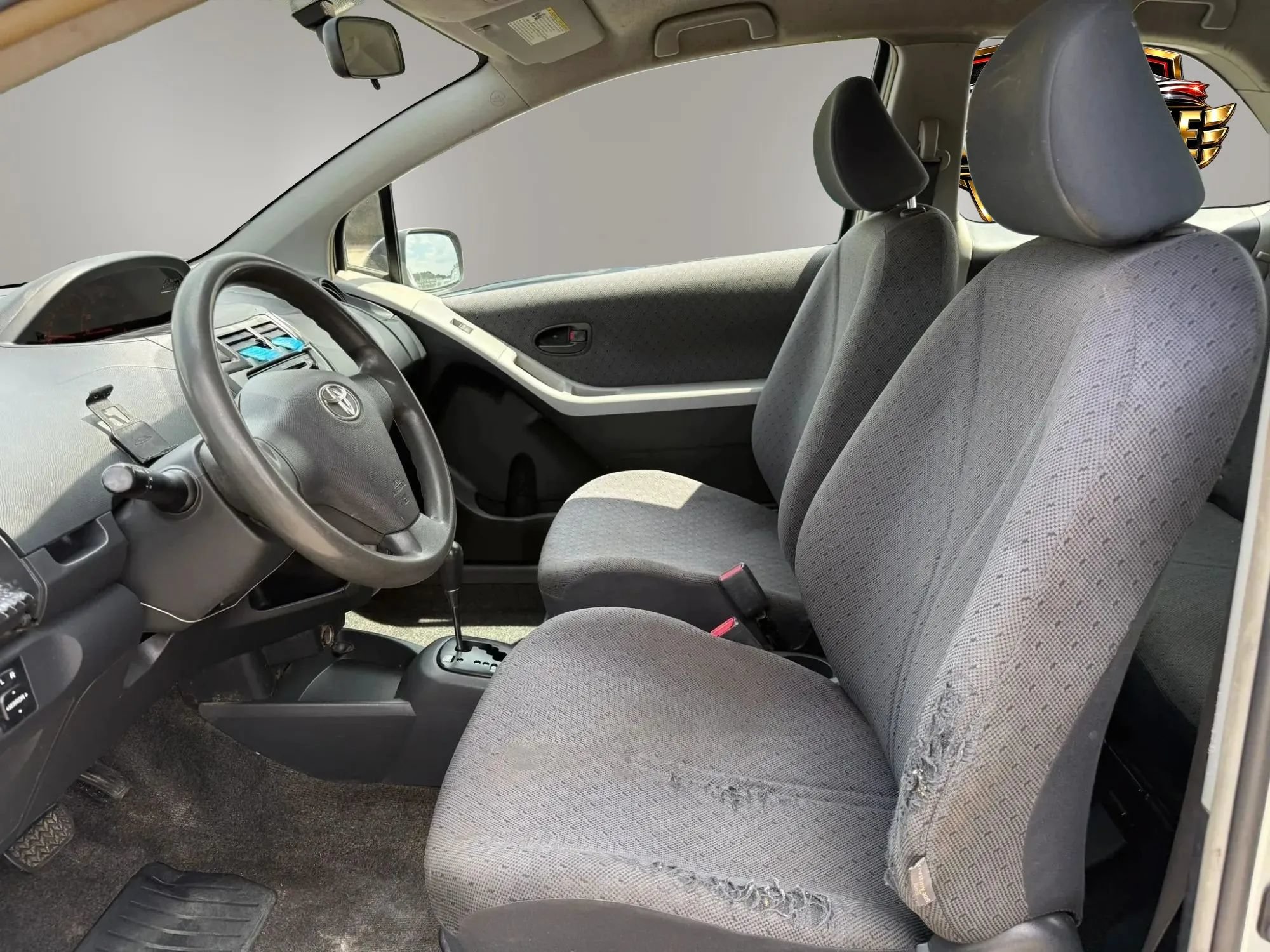 Used 2009 Toyota Yaris 2-Door Hatchback FWD image 2