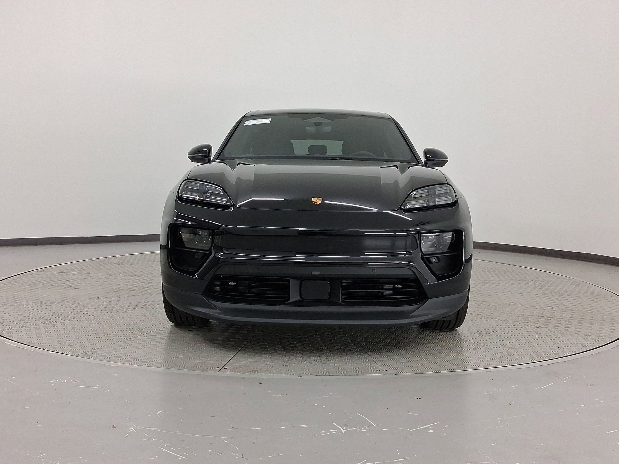 New 2025 Porsche Macan 4S Electric image 6