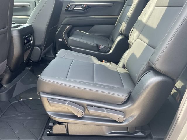 New 2026 Chevrolet Suburban Z71 w/ Z71 Off-Road Package AWD/4WD image 12
