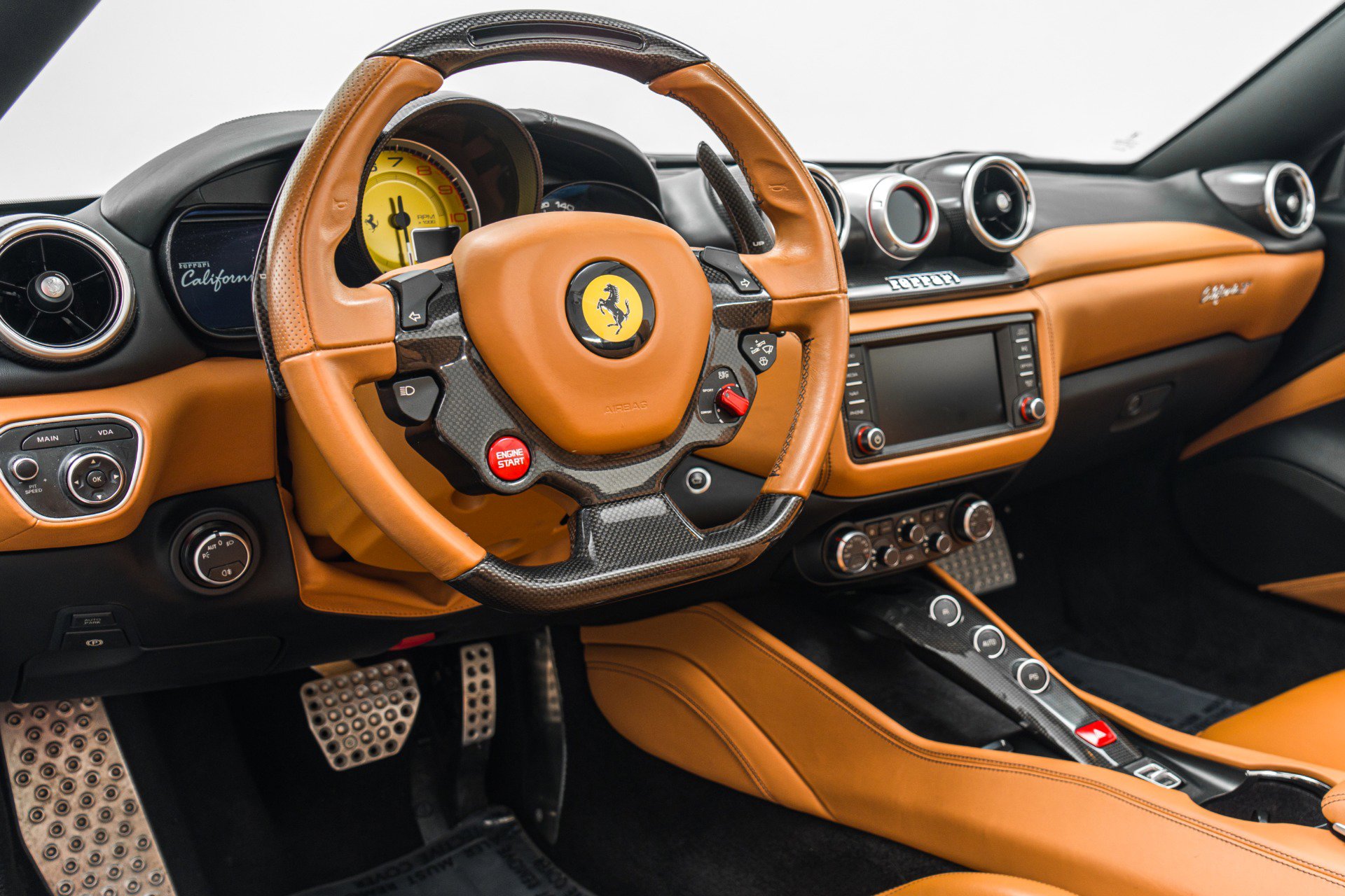 Used 2015 Ferrari California T image 13