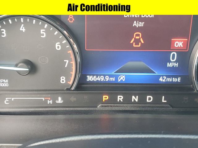 Used 2022 Ford Explorer XLT image 16