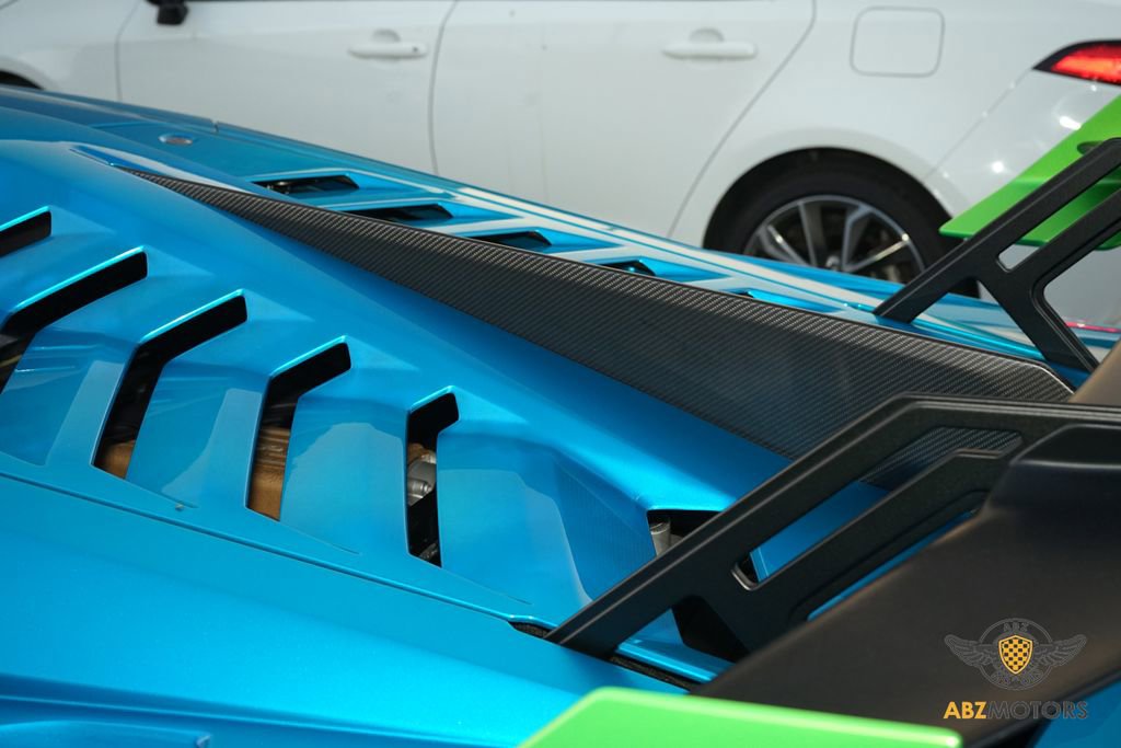 Used 2022 Lamborghini Huracan STO image 12