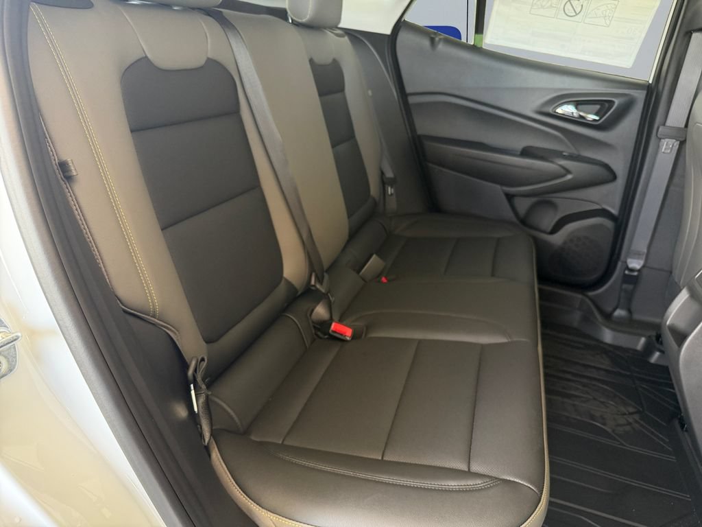 New 2026 Chevrolet Trax ACTIV w/ Sunroof Package FWD image 18
