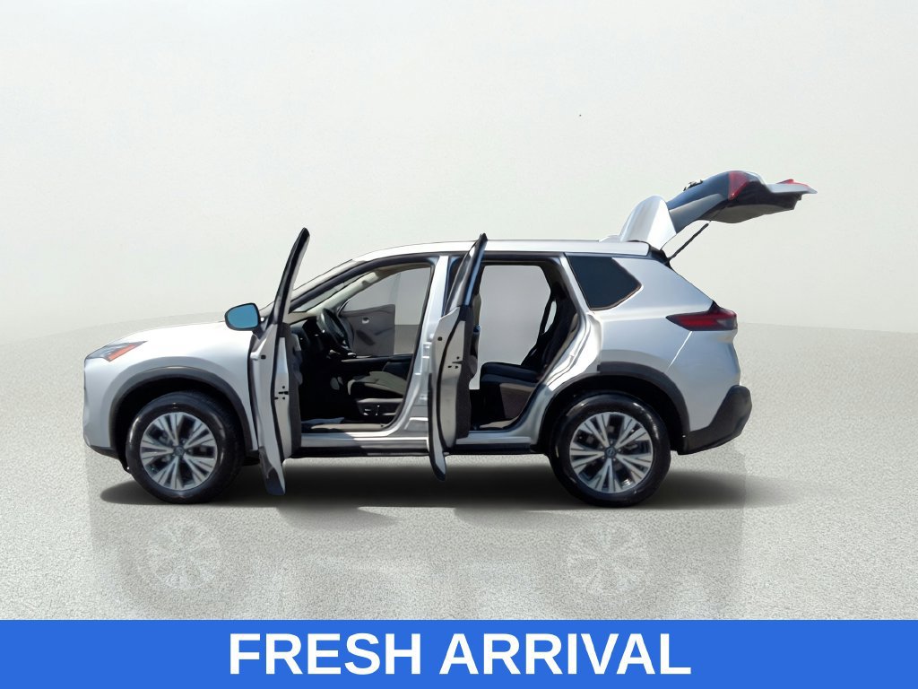 Used 2022 Nissan Rogue SV FWD image 12