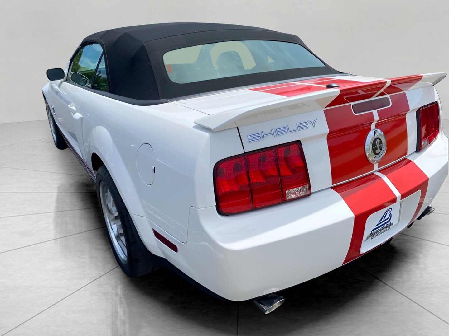 Used 2008 Ford Mustang Shelby GT500 RWD image 12