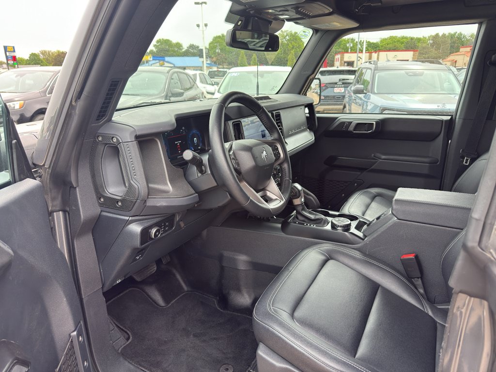Used 2025 Ford Bronco Badlands AWD/4WD image 9